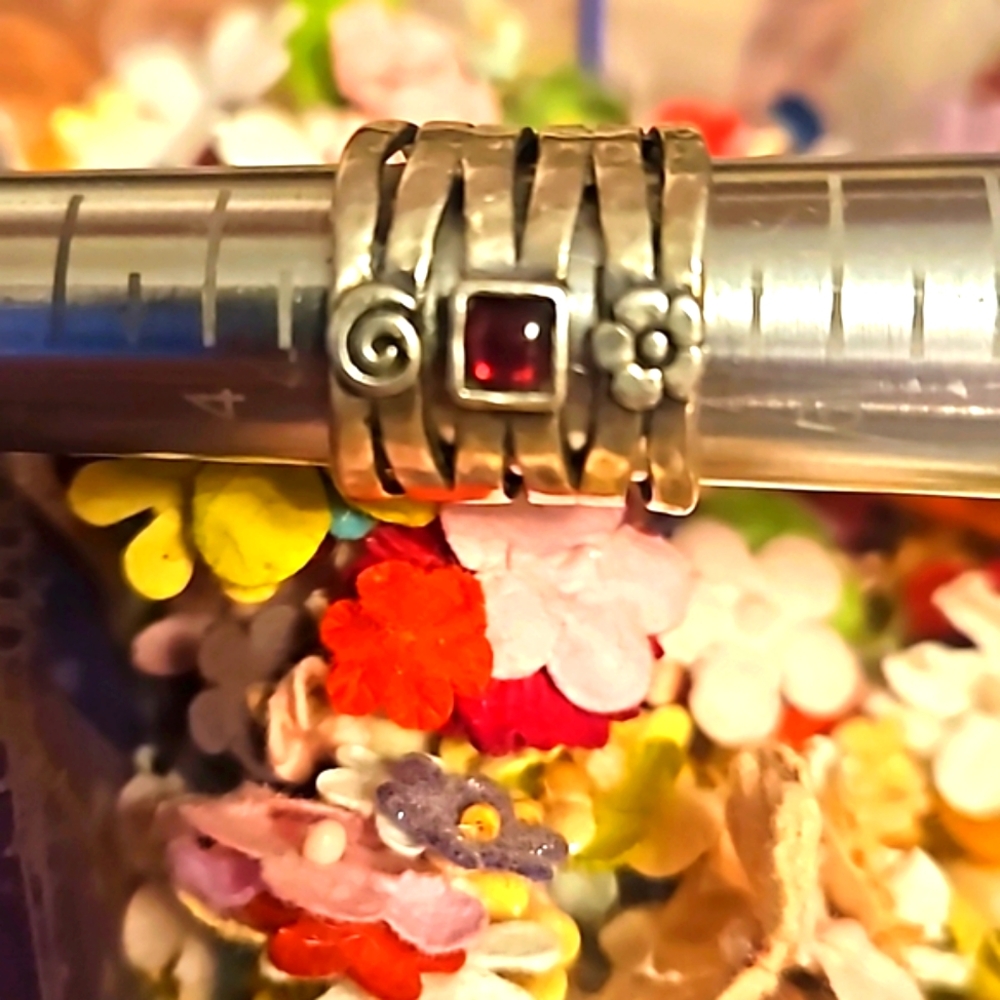 SILPADA vintage 925 sterling silver flower ring with garnet stone